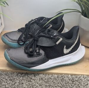 Nike Kyrie 3 Moon Youth Size 5 Women's Size 6.5 Casual Running Walking Shoes